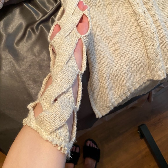 Long sleeve, knit sweater - Picture 2 of 4